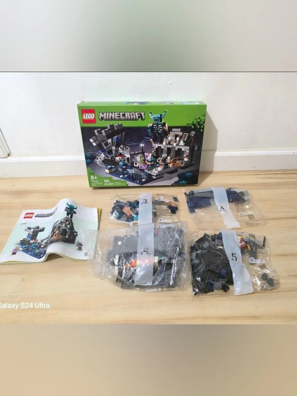 LEGO Minecraft The Deep Dark Battle (21246) – Open Box